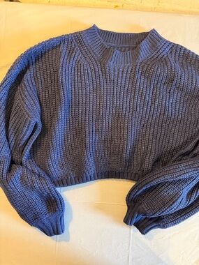 SHEIN Blue Cropped Chunky Knit Crew Sweater
